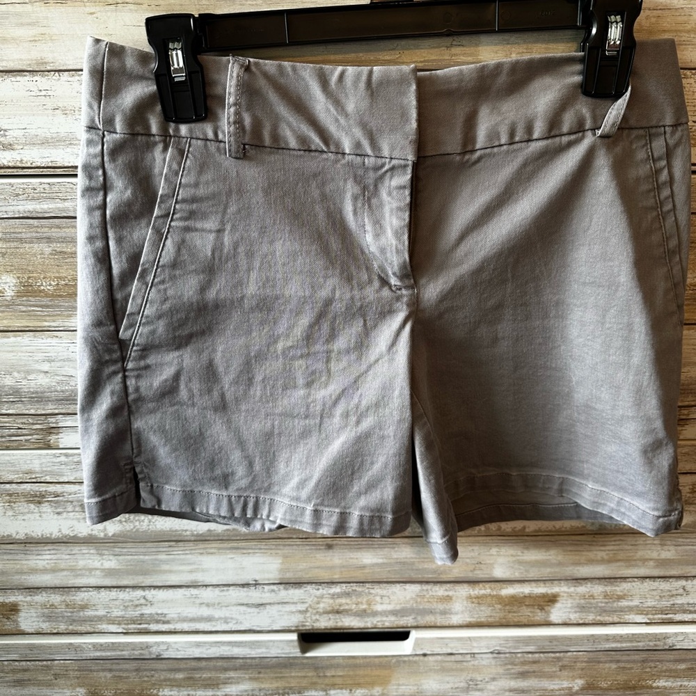 👖 LOFT Gray Bermuda Shorts Size 00 Tailored Cotton Blend Pockets